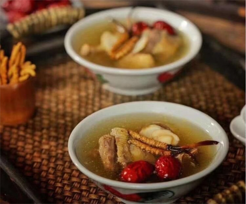 哪三類人不能吃冬蟲夏草？什么原因？